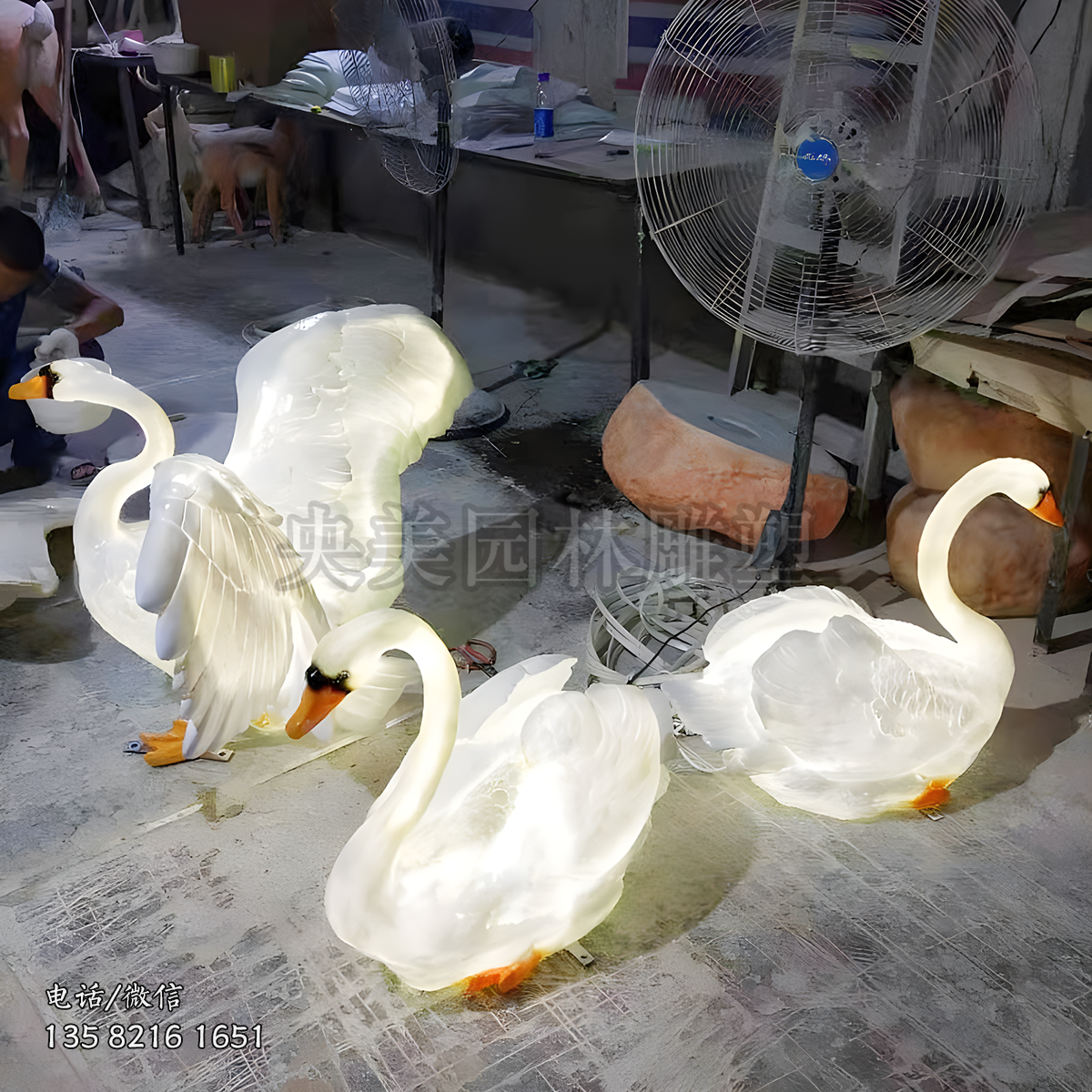 玻璃鋼發(fā)光（透光）大鵝雕塑