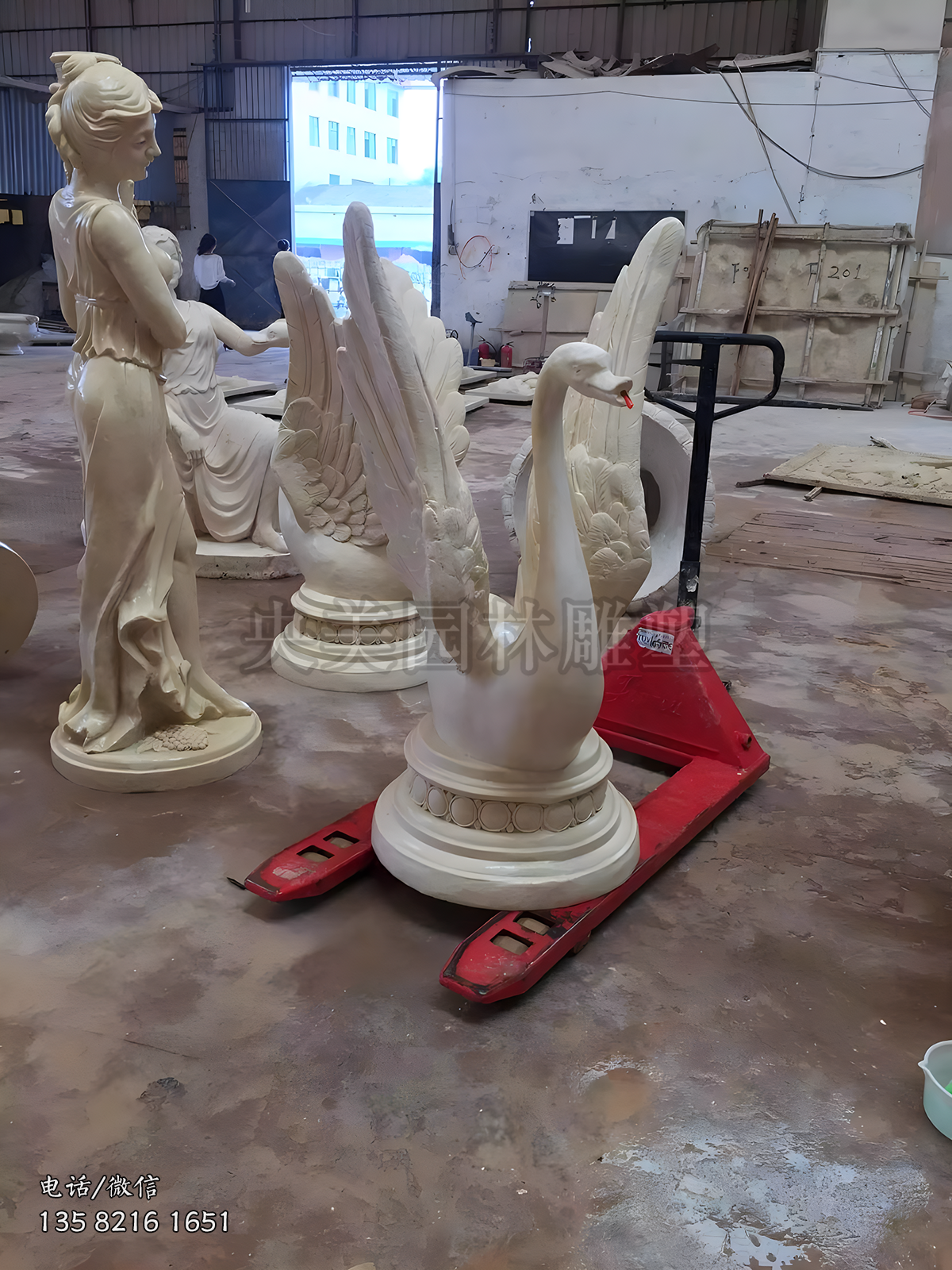 玻璃鋼天鵝噴水動物雕塑