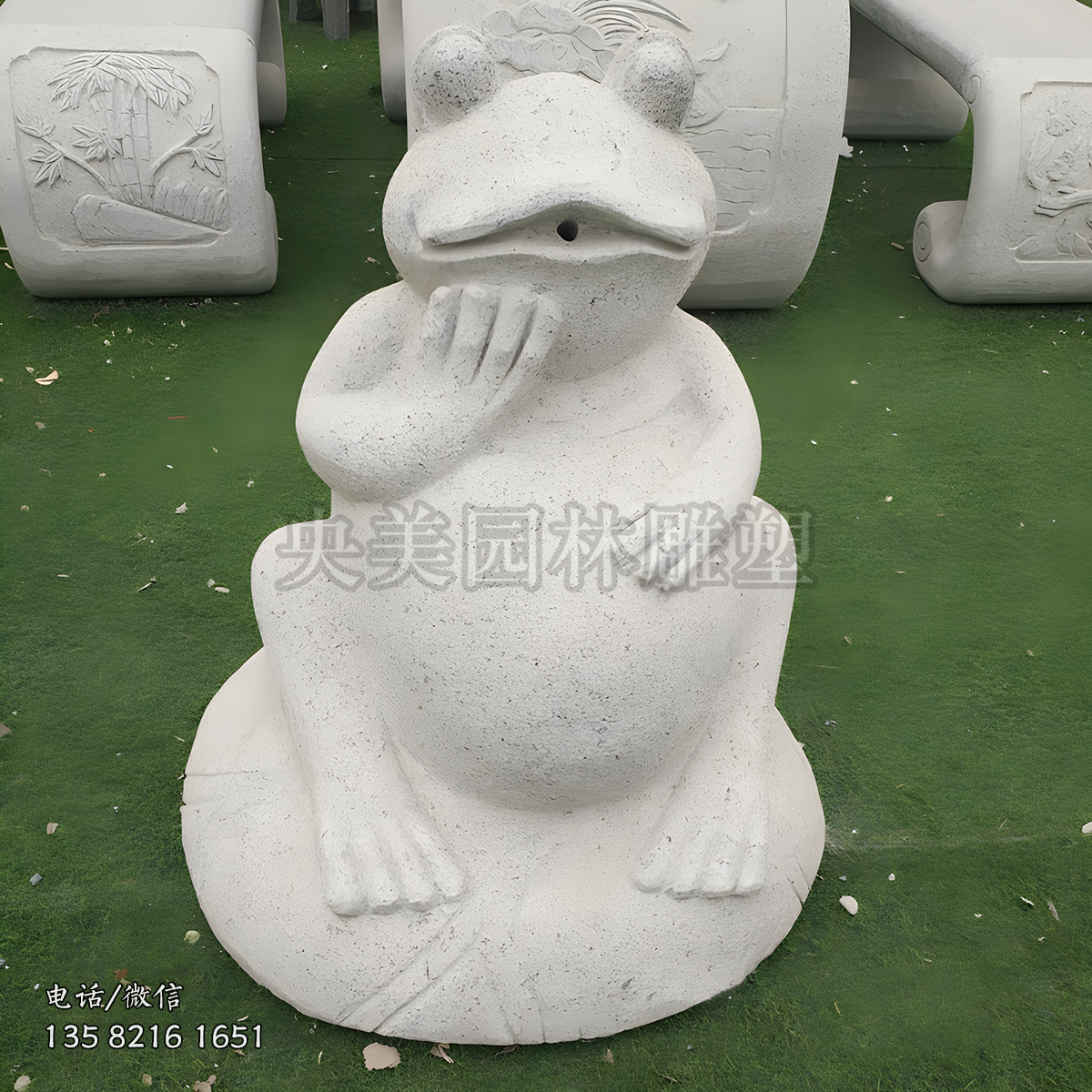 芝麻灰花崗巖坐姿噴水青蛙石雕