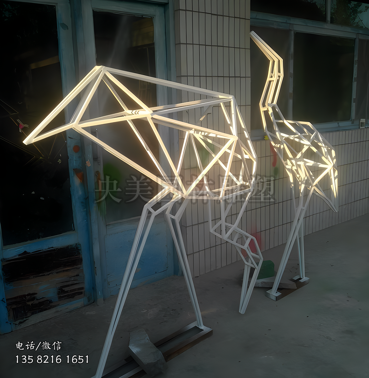 網(wǎng)格不銹鋼抽象仙鶴雕塑