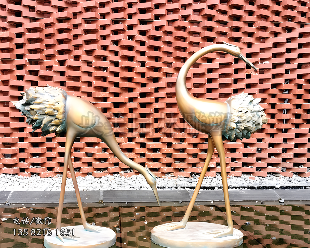 仿銅抽象鶴雕塑