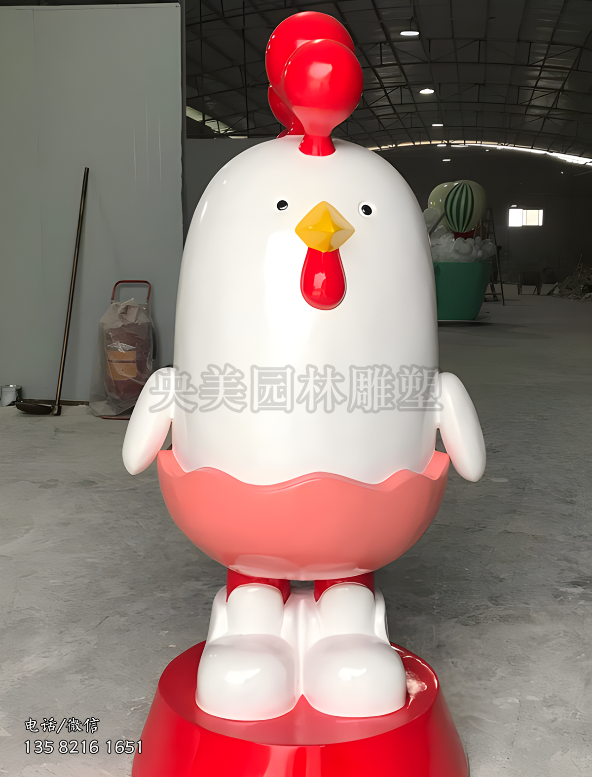 玻璃鋼抽象卡通雞雕塑