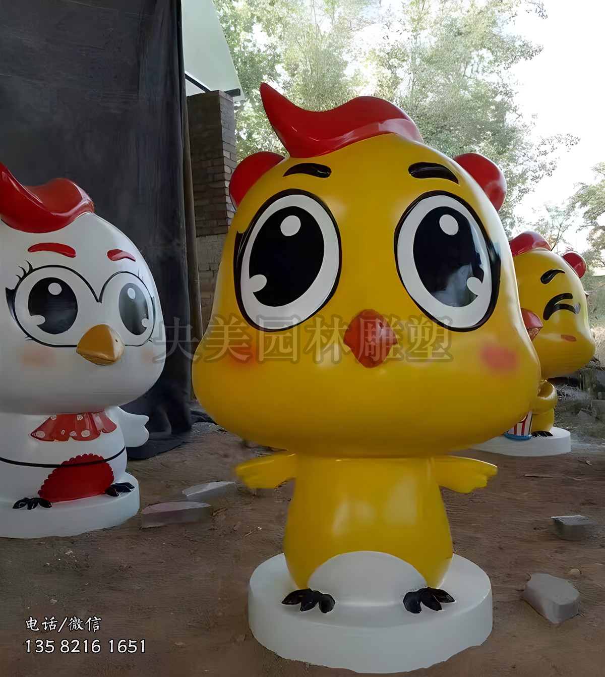 卡通雞雕塑公仔