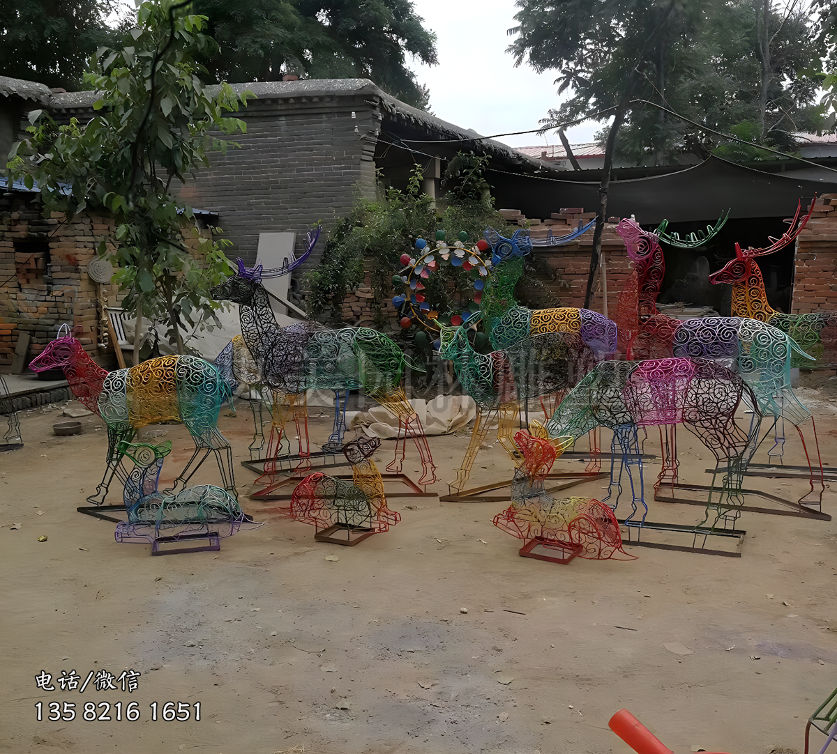 彩色噴漆網格鏤空梅花鹿雕塑