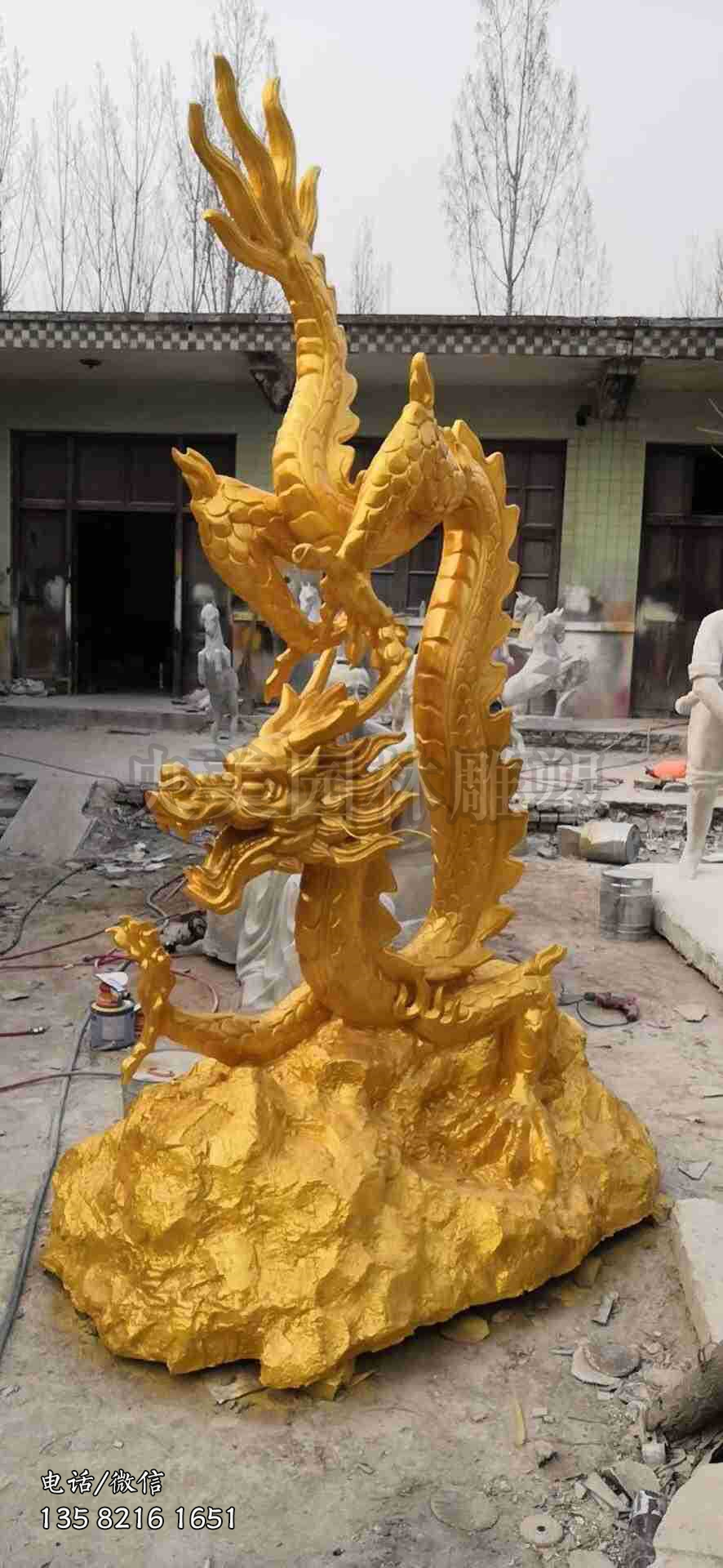 玻璃鋼漆金騰龍雕塑