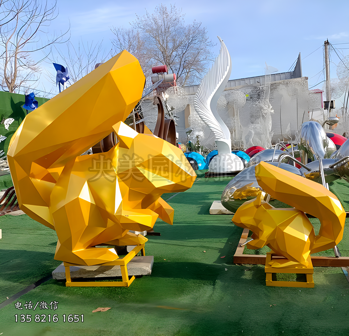 切面不銹鋼噴漆松鼠雕塑