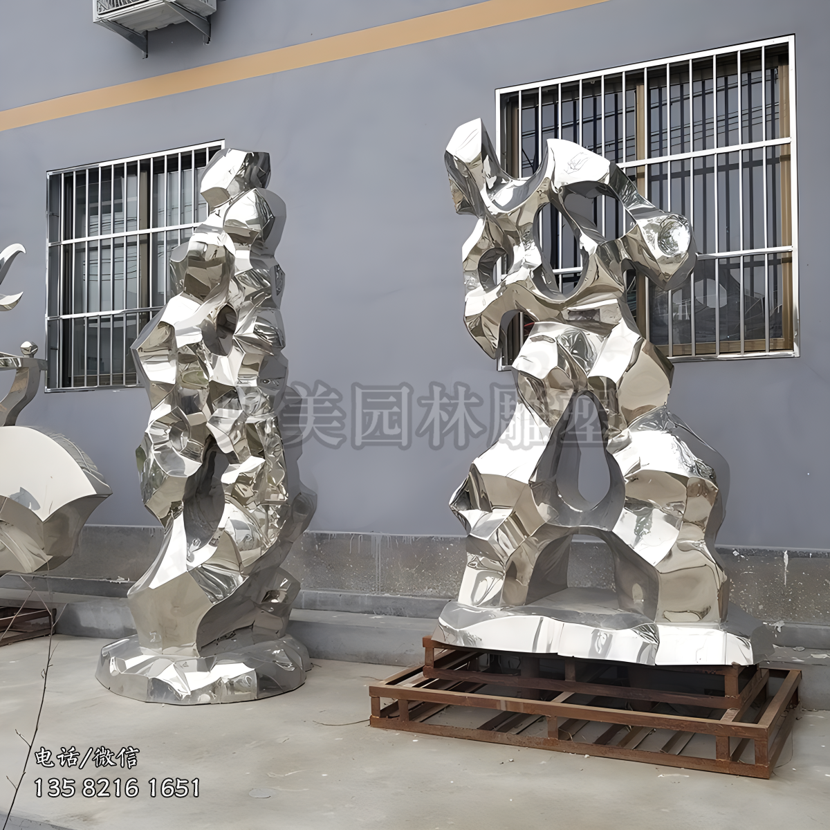 不銹鋼人形太湖石景觀雕塑