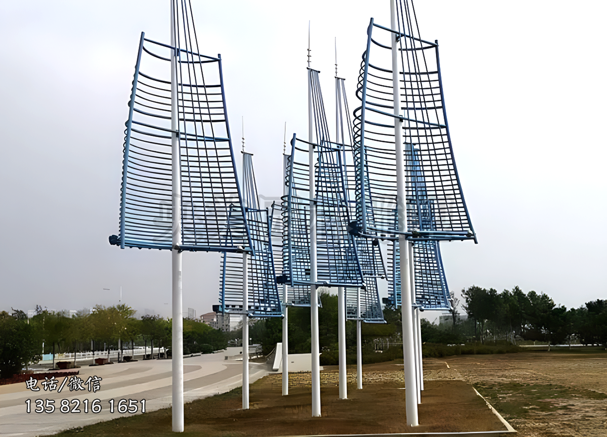 鏤空網(wǎng)狀船帆雕塑