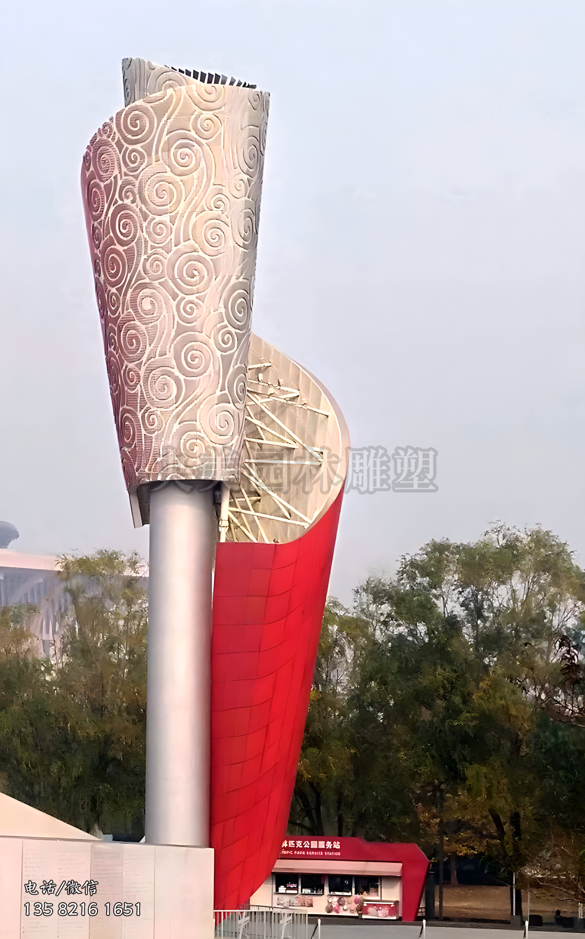 不銹鋼火箭造型景觀雕塑