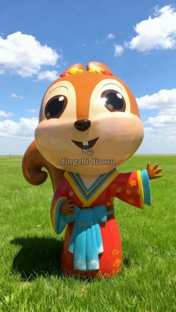 玻璃鋼卡通松鼠雕塑