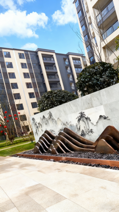 小區(qū)不銹鋼假山雕塑